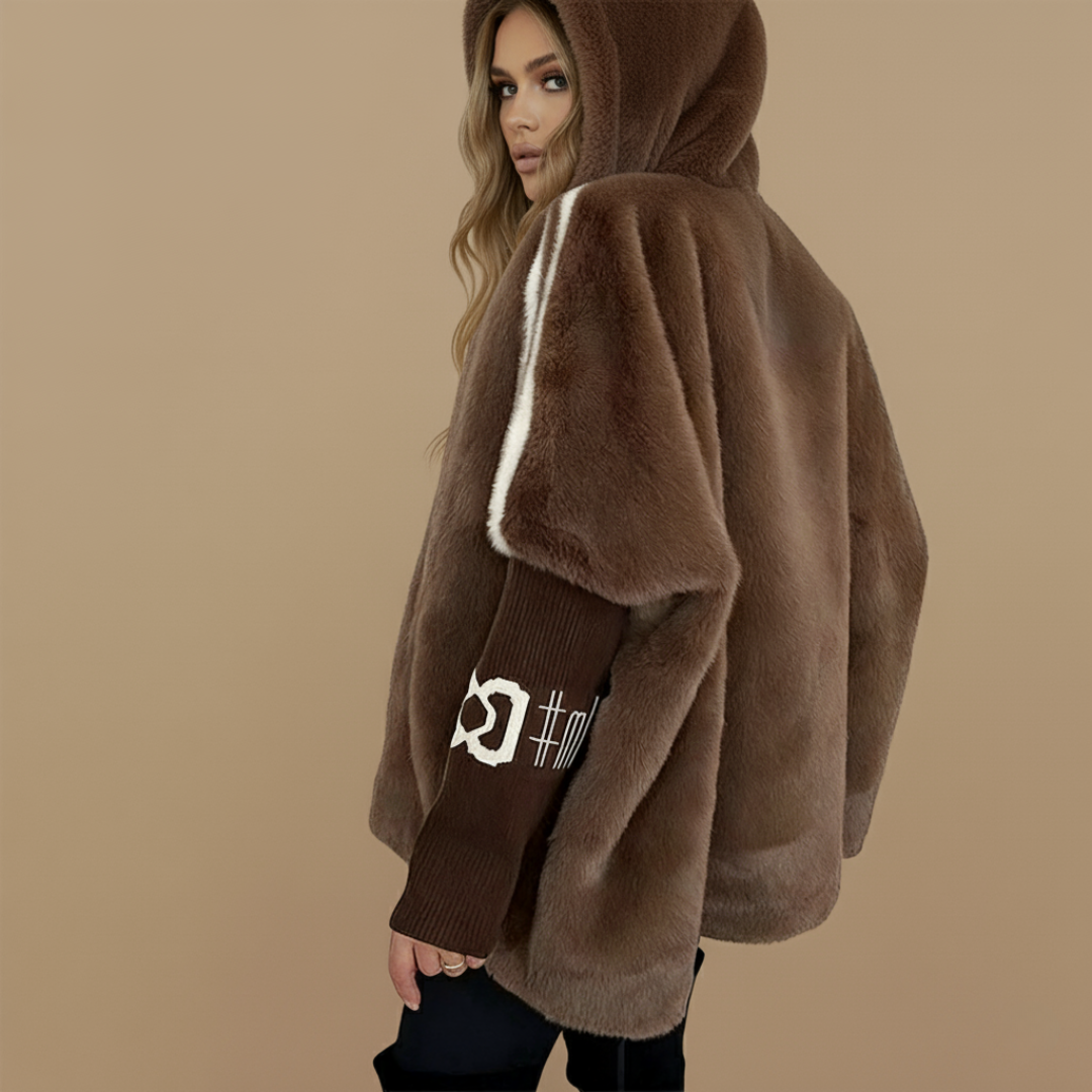 Aitana™ | Abrigo de Pelo Suave con Capucha