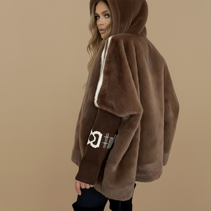 Aitana™ | Abrigo de Pelo Suave con Capucha